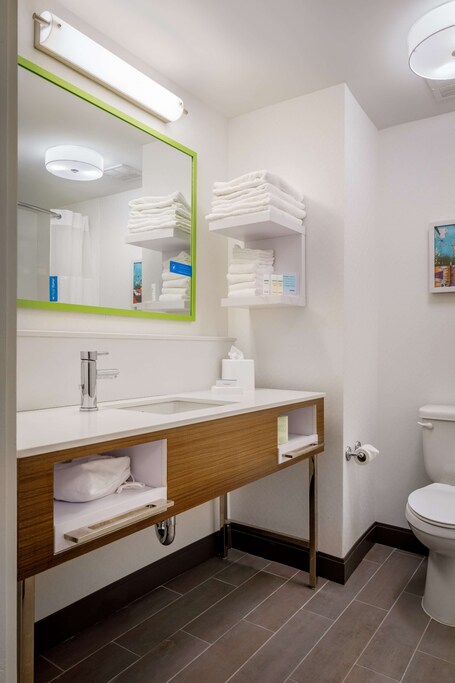 Hampton Inn Paramus - Image 16