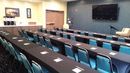 Hampton Inn Paramus - Image 34
