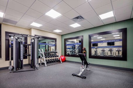 Hampton Inn Paramus - Image 11