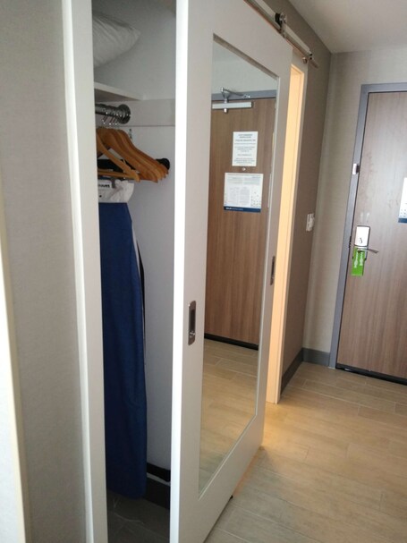 Hampton Inn Paramus - Image 35