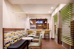 酒吧（店内）