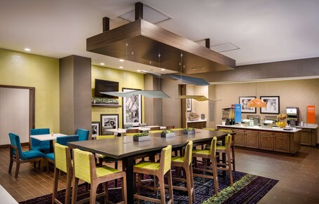 Hampton Inn Paramus - Image 18