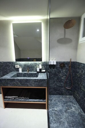 Bathroom - Hotel Padam (Tirana)