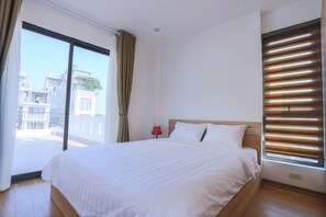 Appartement Deluxe, 1 grand lit, vue lac, en bord de lac | Bureau, rideaux occultants, chambres insonorisées, Wi-Fi gratuit