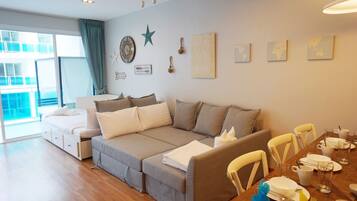 2 Bedrooms | Coin séjour