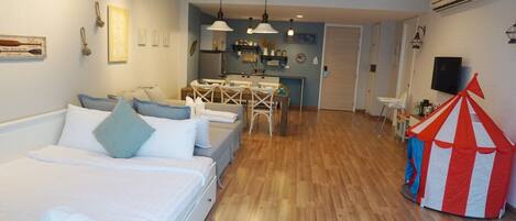 2 Bedrooms  | 2 Schlafzimmer, Verdunkelungsvorhänge, kostenloses WLAN, Bettwäsche