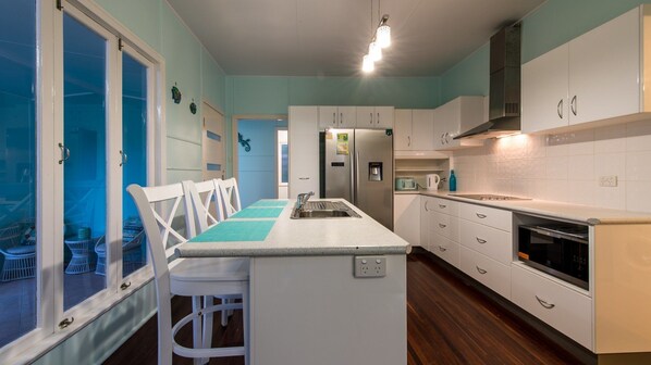 House, 2 Bedrooms | In-room dining - Gonetroppo (Airlie Beach)