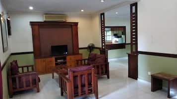 3-Bedroom Villa, 1289 | 熨斗/熨衣板、床单