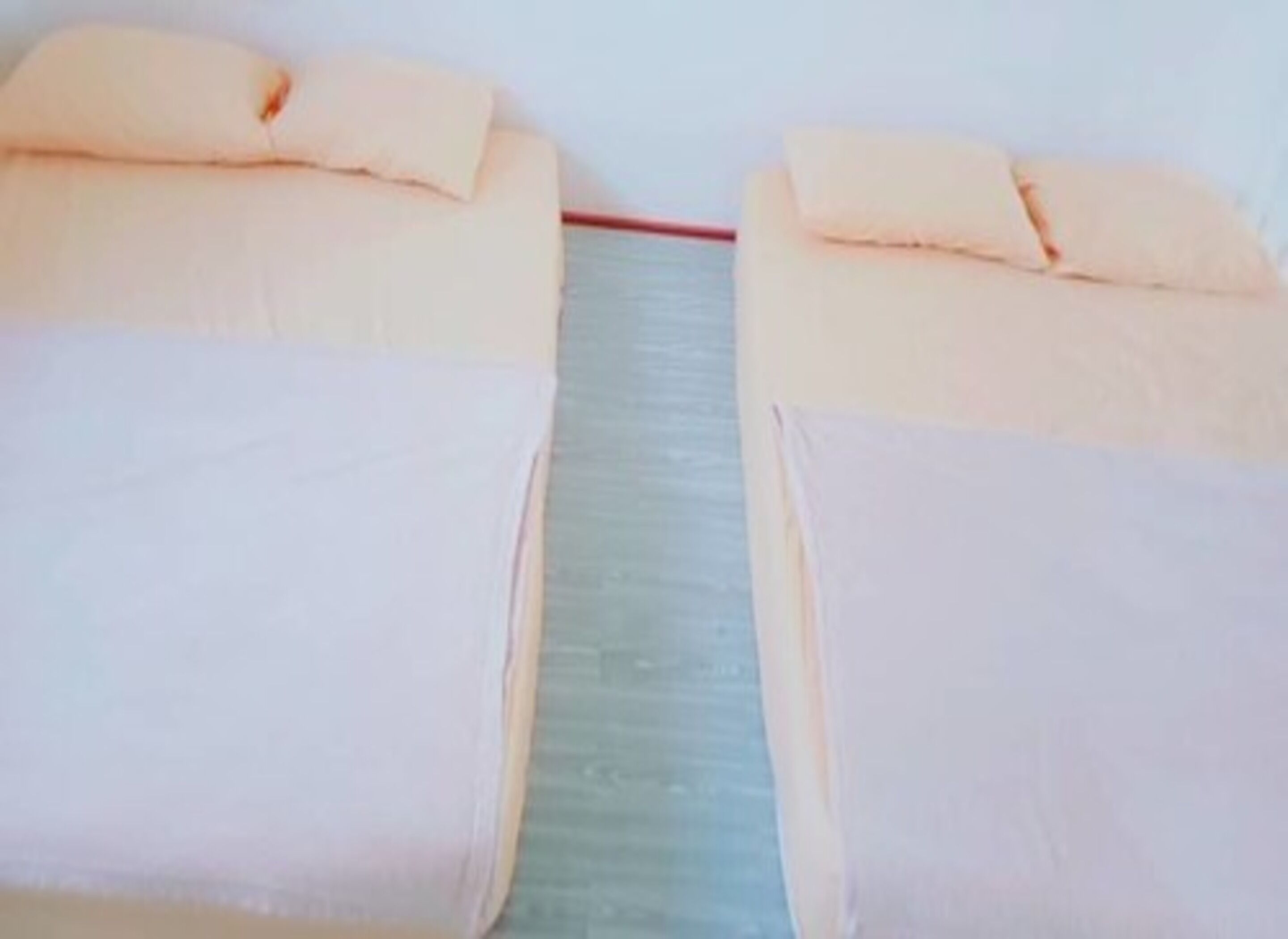 Iron/ironing board, bed sheets