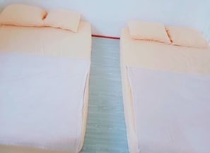 Iron/ironing board, bed sheets - Ann Homestay Villa 893 (Alor Gajah)