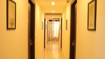 Egyptian cotton sheets, premium bedding, Select Comfort beds, minibar