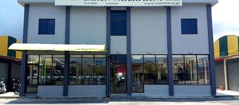 Baron Waterfront Hotel