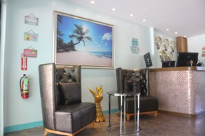 Lobby sitting area - Saipan Beach Hotel (Saipan)