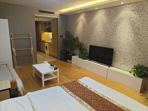 Deluxe Double Room | Desk, blackout curtains, free WiFi - Beijing Yilejia Apartment (Beijing)