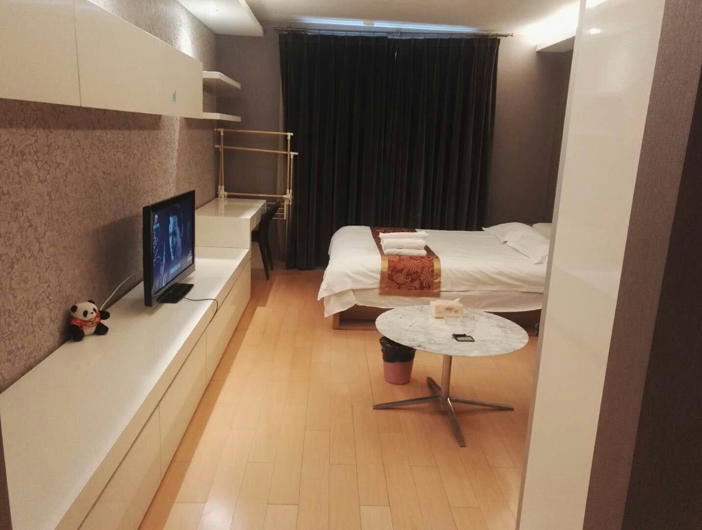 Desk, blackout curtains, free WiFi