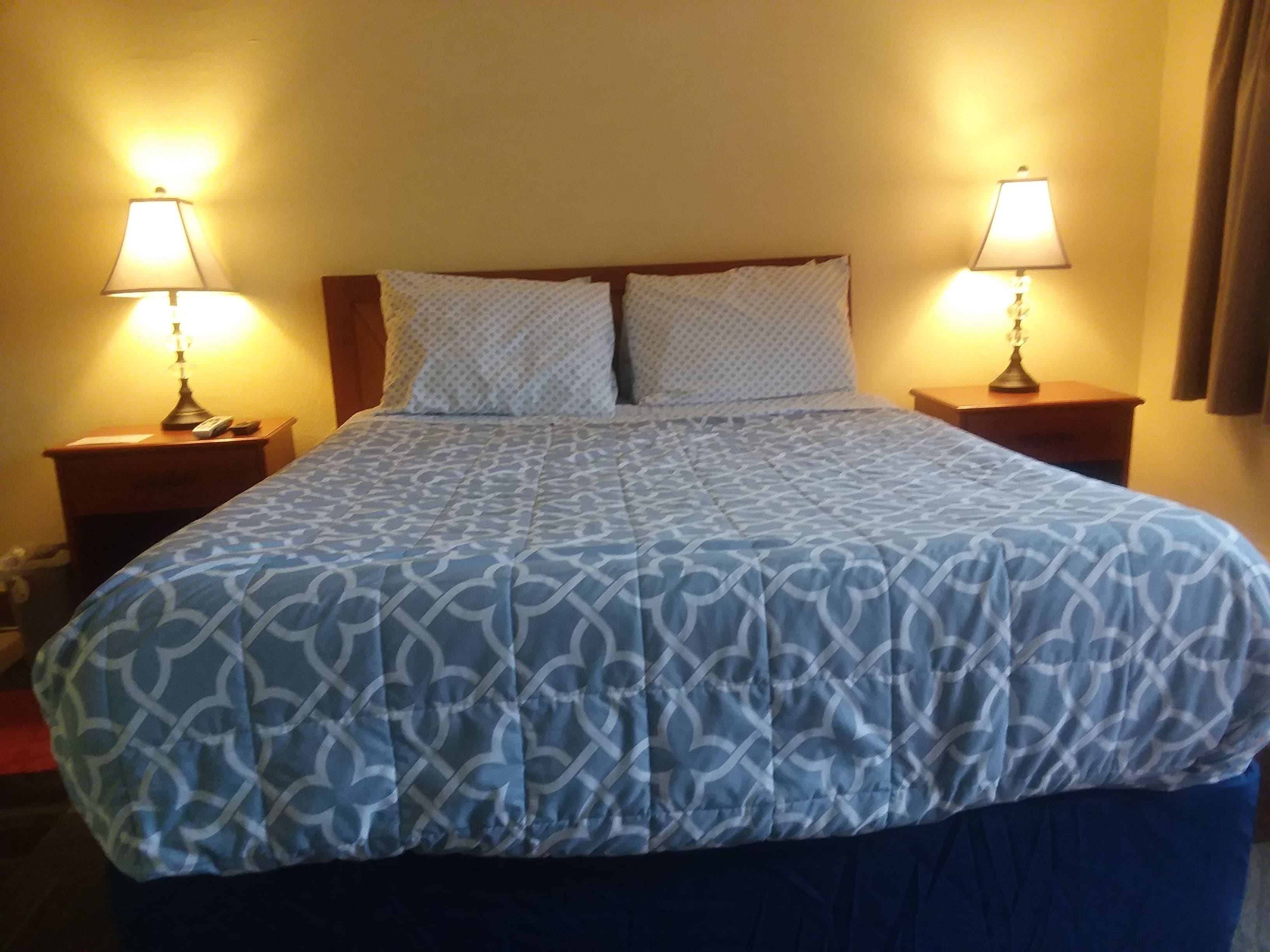 Habitación individual, 1 cama Queen size, para no fumadores | Camas con efecto memoria, escritorio, wifi gratis y ropa de cama 