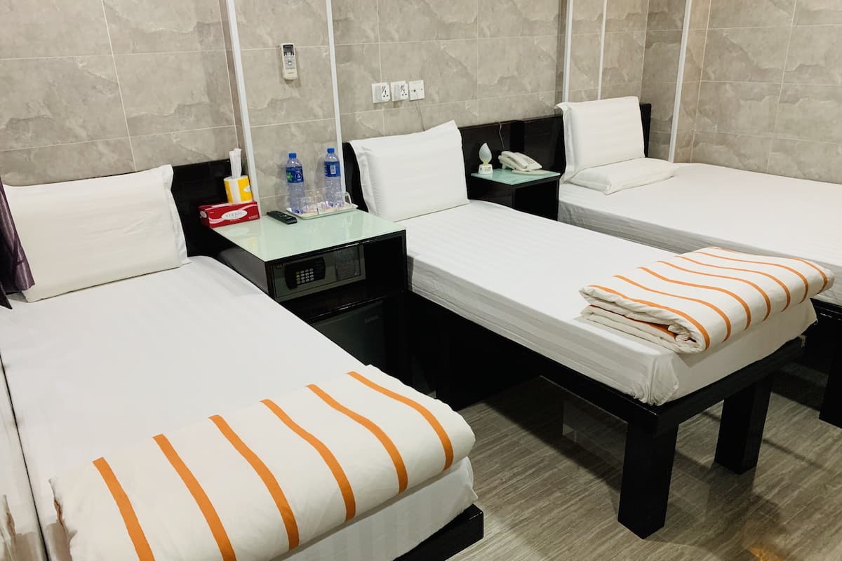 Triple Room, 3 Twin Beds | In-room safe, blackout drapes, soundproofing, iron/ironing board
