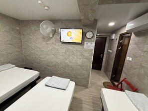 Triple Room, 3 Single Beds | Television - Victoria Inn (Kowloon)