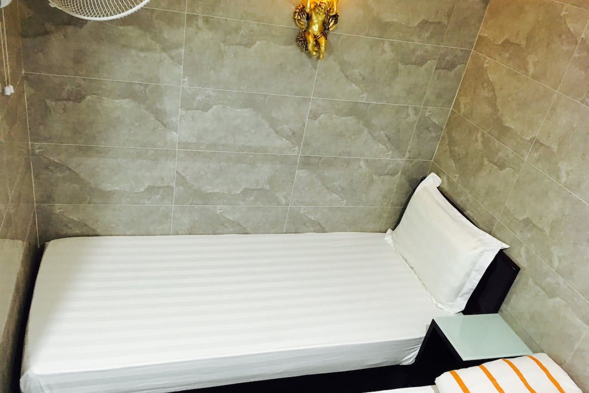 Twin Room | In-room safe, blackout drapes, soundproofing, iron/ironing board