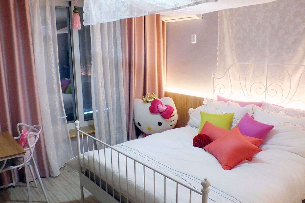 1 habitación, escritorio, cortinas blackout y sistema de insonorización 