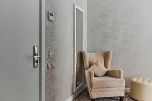 Kamar Double Bisnis | Brankas, setrika/meja setrika, Wi-Fi gratis, dan seprai linen