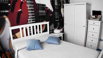 Chambre Double Standard, 1 grand lit, salle de bains privée (Music)