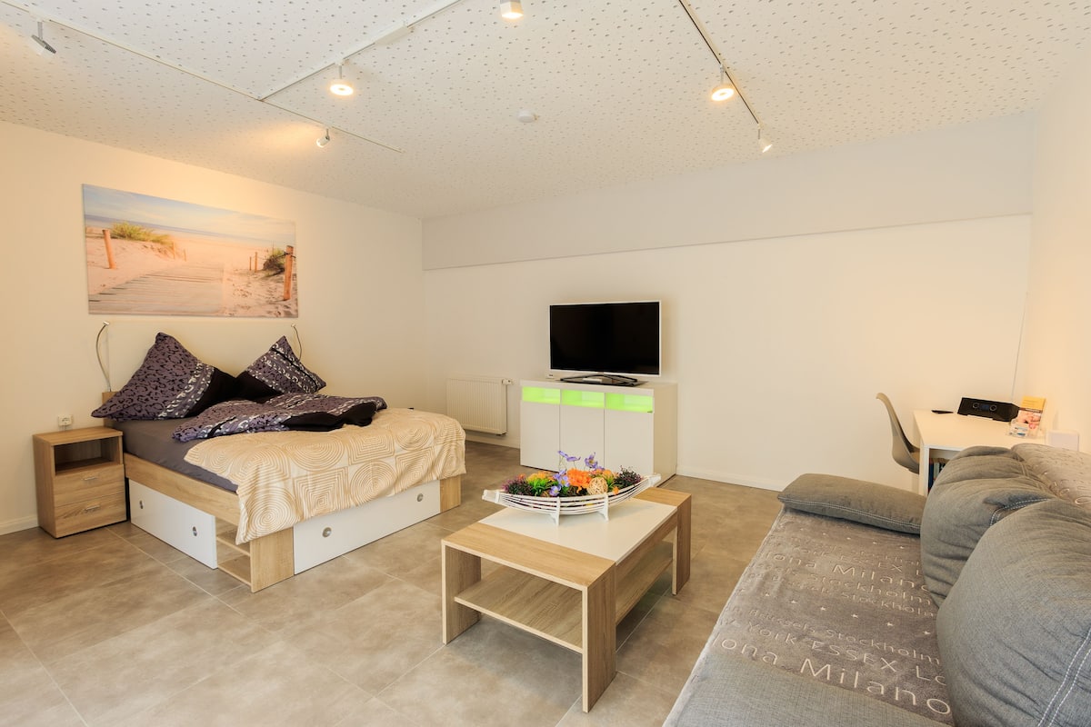 In-room safe, desk, iron/ironing board, free WiFi
