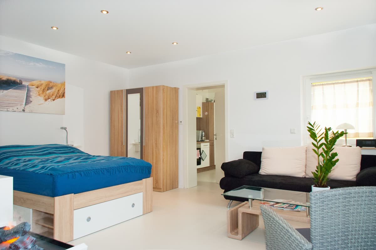 In-room safe, desk, iron/ironing board, free WiFi