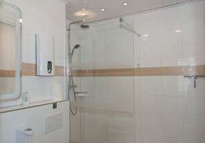 Apartment, 1 Double Bed with Sofa bed, Non Smoking, Kitchen | Bathroom shower - Apartments-Room Leverkusen City (Leverkusen)
