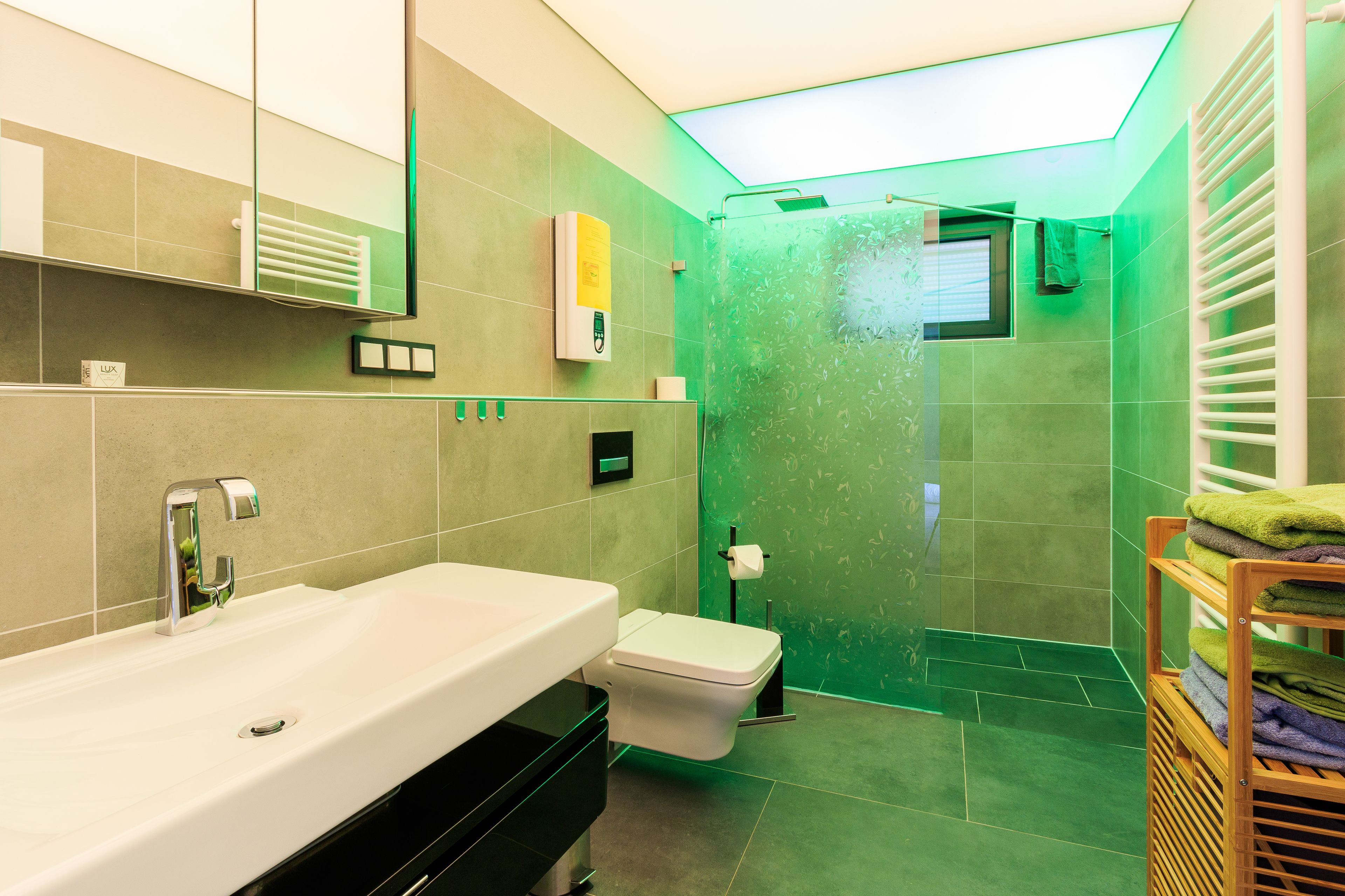 Apartament Comfort, 1 llit doble i sofà llit, no fumadors, cuina | Bany | Dutxa, articles de tocador gratuïts, assecador de cabells i tovalloles 