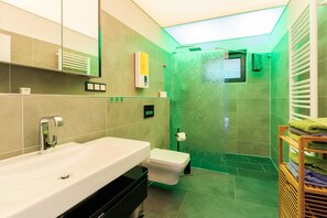 Comfort-Apartment, 1 Doppelbett und Schlafsofa, Nichtraucher, Küche | Badezimmer | Dusche, kostenlose Toilettenartikel, Haartrockner, Handtücher