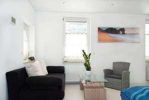 Apartment, 1 Double Bed with Sofa bed, Non Smoking, Kitchen | Living area | Flat-screen TV, Netflix - Apartments-Room Leverkusen City (Leverkusen)