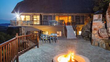 Exclusive House, 6 Bedrooms, Valley View, Mountainside | 1 bedroom, in-room safe, blackout drapes, iron/ironing board