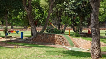 Mini-golf