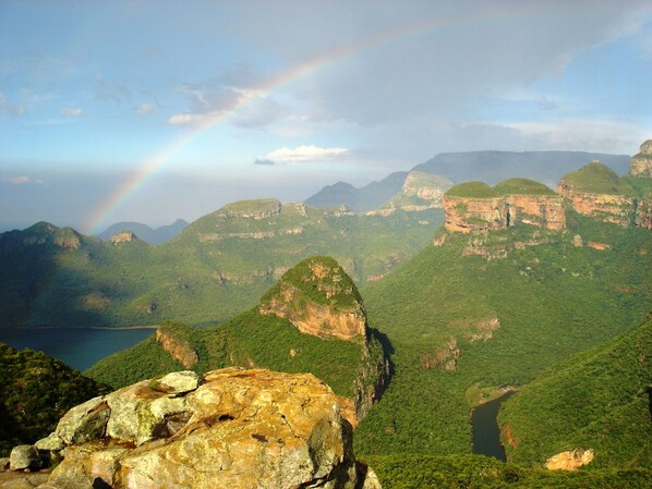 Maison exclusive, 6 chambres, vue sur la vallée, côté montagne | 1 chambre, coffre-fort, rideaux d’obscurcissement