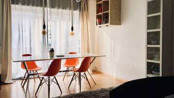 Exclusive Apartment | Premium bedding, desk, free WiFi