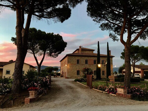 Property entrance - Agriturismo La Colmata (Monte San Savino)