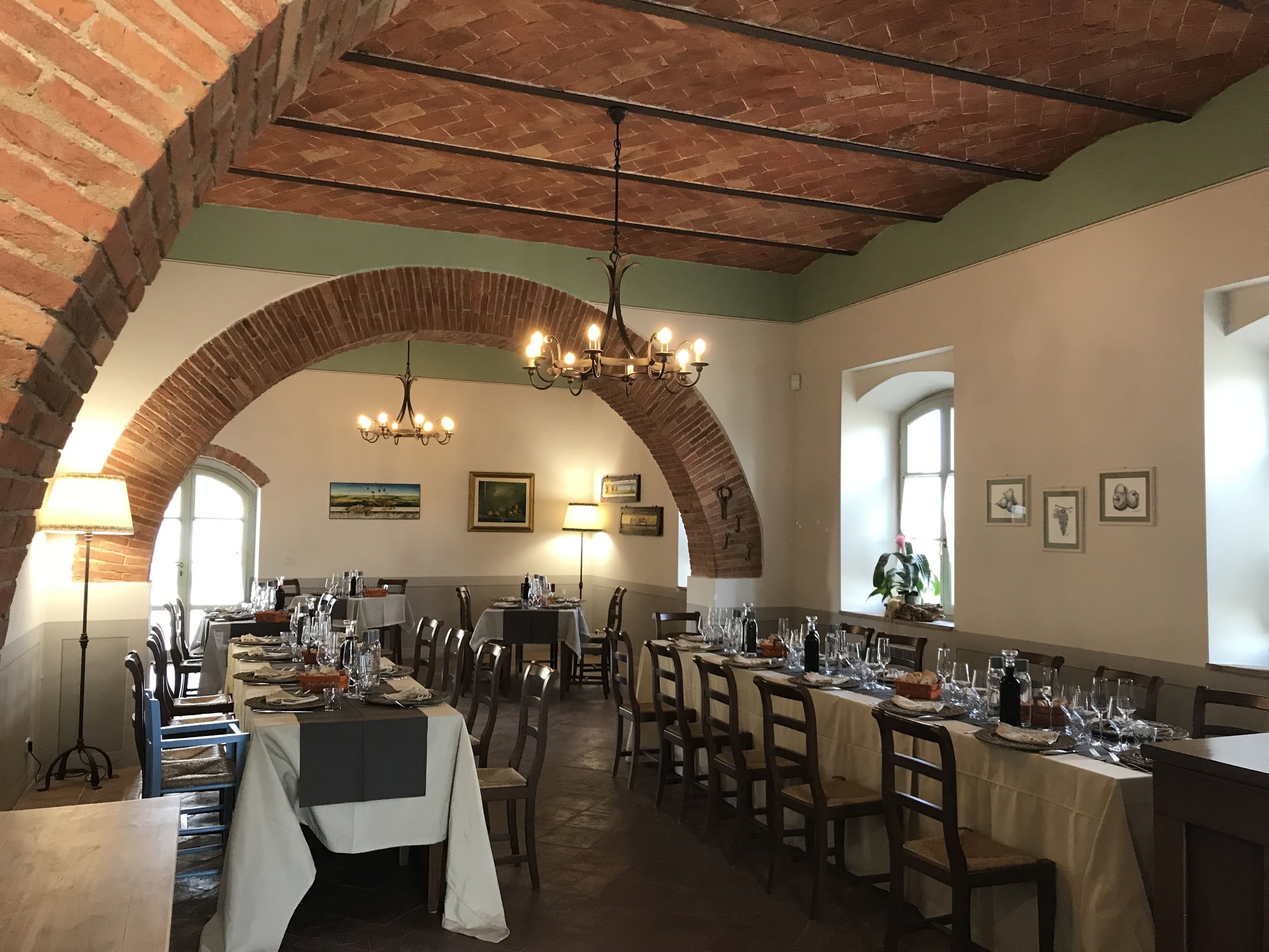 Se sirven cenas y cocina regional 