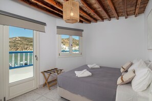 Standard Double Room | In-room safe, soundproofing, free WiFi, bed sheets - Psathi Blue (Kimolos)