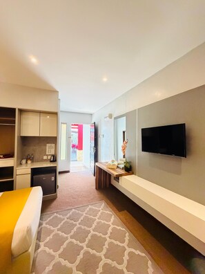 Habitación estándar con 2 camas individuales | Escritorio, tabla de planchar con plancha y wifi gratis 