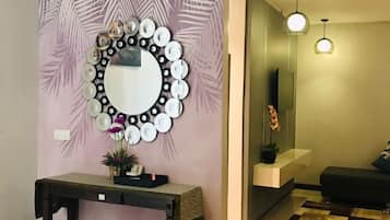 Suite Deluxe, varias camas | 1 dormitorio, escritorio, tabla de planchar con plancha y wifi gratis