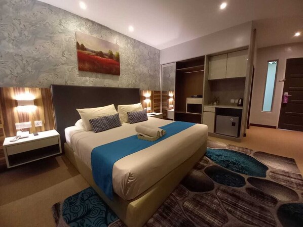 Deluxe Room, 1 King Bed - Villa Abadi Resort (Langkawi)