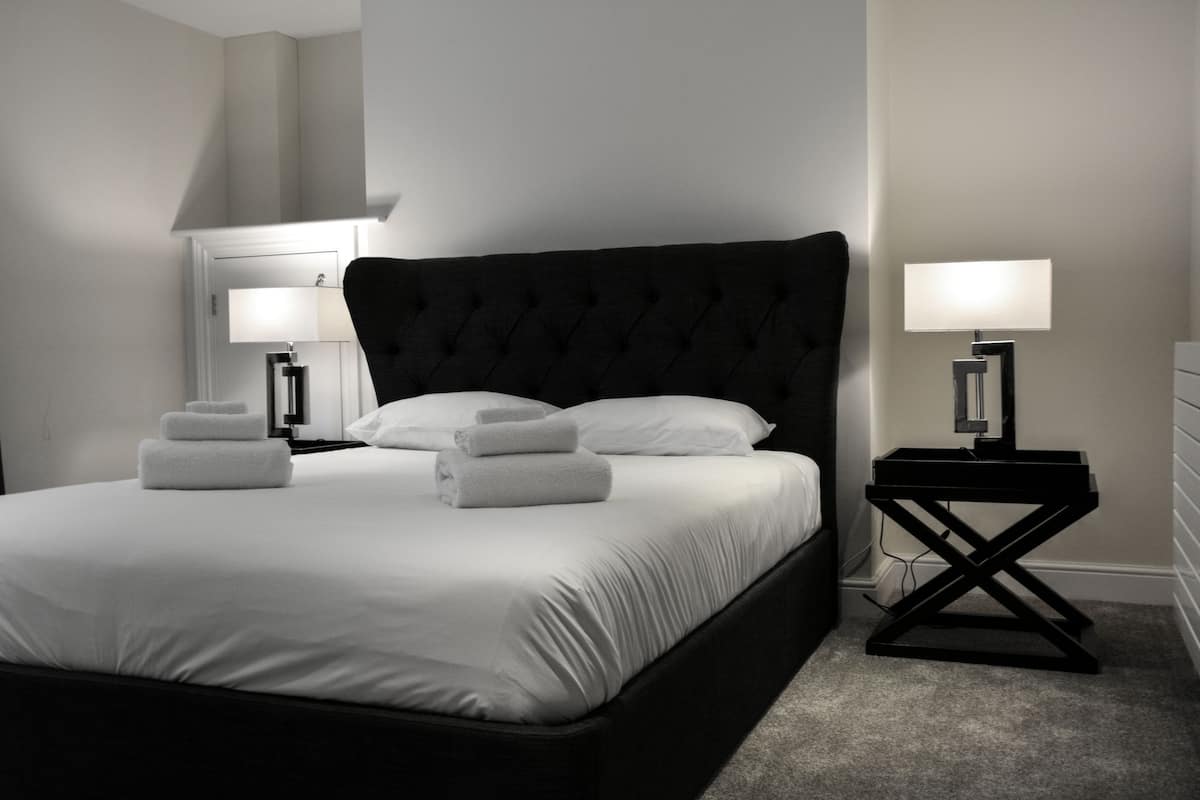 Apartamento, 1 quarto | Ferros/tábuas de passar roupa, Wi-Fi de cortesia, roupa de cama