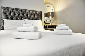 Standard Apartment, 2 Bedrooms - Pinnacle Residences - Cambridge (Cambridge)