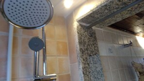 Penthouse Deluxe, torre (Comfortable) | Regadera en el baño