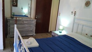 Deluxe Penthouse, Tower (Comfortable) | 2 bedrooms, premium bedding, free minibar, individually decorated - Ermoupoli Comfortable Home (Syros)
