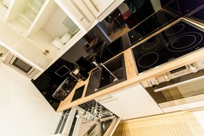 Apartment, 2 Bedrooms (with garage) | Private kitchen | Fridge, microwave, oven, stovetop - Vienna Market Apartment (Vienna)