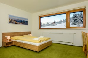 Suite (4 Adults) | Desk, free cots/infant beds, rollaway beds, free WiFi - Penzion Andula (Strážné)