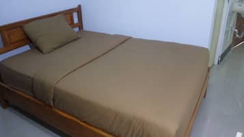 Economy Twin Room, 1 Bedroom | Premium bedding, desk, iron/ironing board, free WiFi