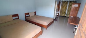 Economy Twin Room, 1 Bedroom | Premium bedding, desk, iron/ironing board, free WiFi - Kasuwari Hotel (Labuan Bajo)